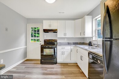 1642 Brimfield Cir, Sykesville, MD 21784 - photo 4