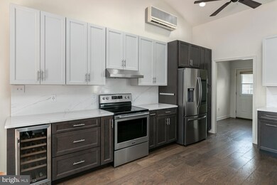 1453 Kingsvale Cir, Herndon, VA 20170 - photo 4