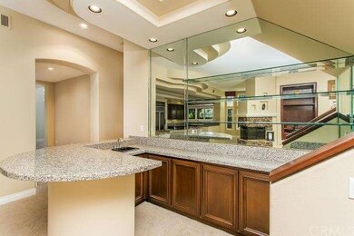 Large Wet Bar Great For Entertaining Family and Fr