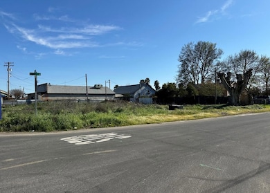 102 I St, Turlock, CA 95380 - photo 2