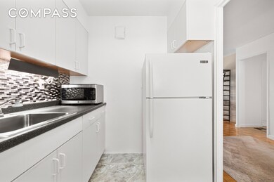 Roosevelt Terrace unit 8M, Jackson Heights, NY 11372 - photo 7