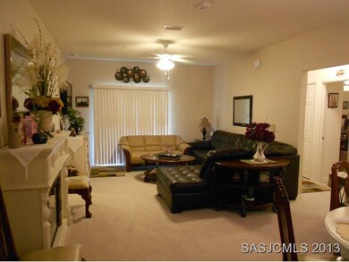 LIVING/DINING AREA