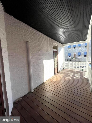 41 E Antietam St unit . 1F, Hagerstown, MD 21740 - photo 4