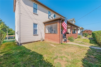 920 Howell St, Vandergrift, PA 15690 - photo 2