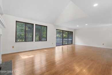 627 W Lyon Farm Dr, Greenwich, CT 06831 - photo 4