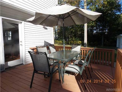 1005 Castlebar Dr, North Tonawanda, NY 14120 - photo 7