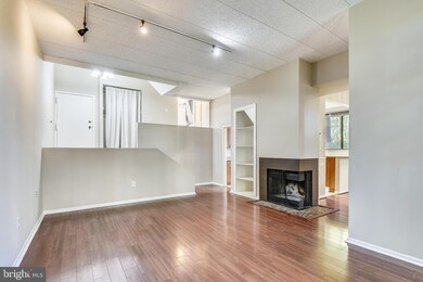 11557 Rolling Green Ct unit A, Reston, VA 20191 - photo 7