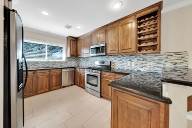 1607 Willowby Dr, Houston, TX 77008 - photo 6