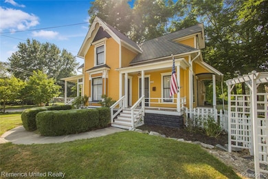 122Chestnut_Frontyard