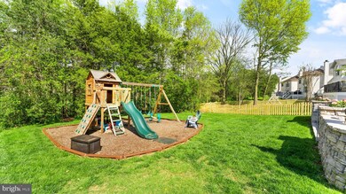 25802 Donegal Dr, Chantilly, VA 20152 - photo 2