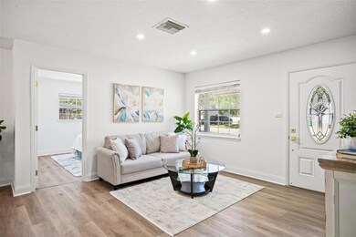 4104 W Bay Vista Ave, Tampa, FL 33611 - photo 4