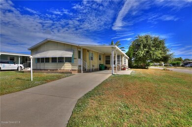 933 Oleander Cir, Sebastian, FL 32976 - photo 2