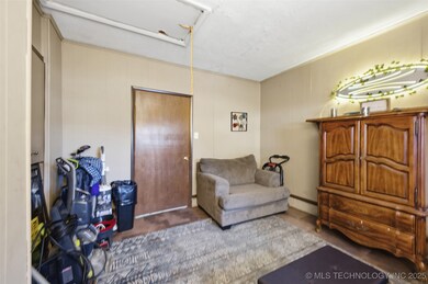 917 W 24th St, Ada, OK 74820 - photo 5