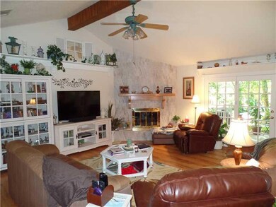 Den/Family/Great Room. Cathedral Ceilings, Ceiling