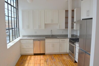 320 Lafayette St unit 2, Pawtucket, RI 02860 - photo 2