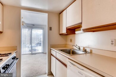 81 Eastford Ct unit 81, Parkville, MD 21234 - photo 5