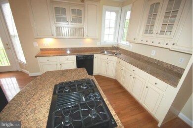 22123 Whisperhill Ct, Broadlands, VA 20148 - photo 2