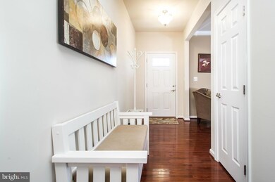 1113 Sassafras Cir, Eldersburg, MD 21784 - photo 2