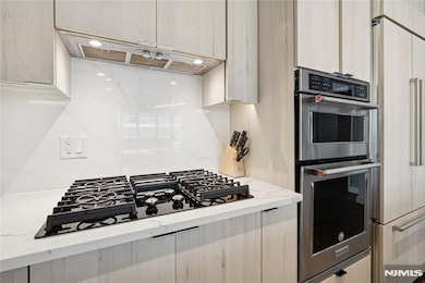 Avora unit 517, Weehawken, NJ 07086 - photo 7