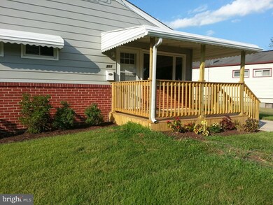 711 Holly Ln, Mount Holly, NJ 08060 - photo 2