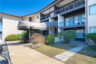 400 Narragansett Pkwy unit 3, Warwick, RI 02888 - photo 6