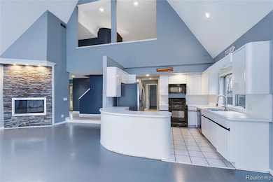 2347 Silverdown, Waterford, MI 48328 - photo 3