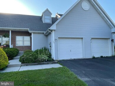 167 Hunters Trail unit 2, Gettysburg, PA 17325 - photo 2