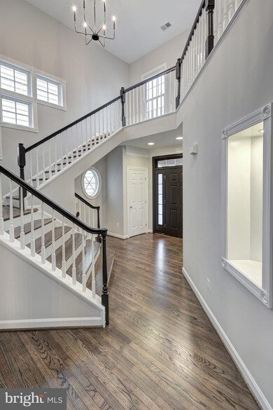 7727 Porters Hill Ln, Lorton, VA 22079 - photo 6