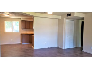 1305 SW 3rd Place, Pendleton, OR 97801 - photo 4