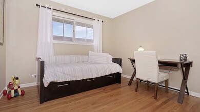 159 E Jackson St, Elmhurst, IL 60126 - photo 4