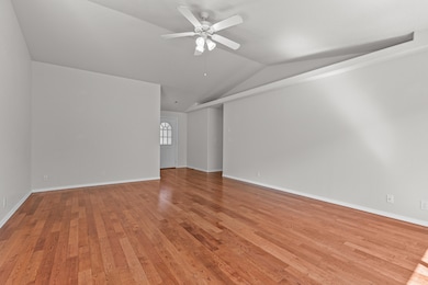 03 Entry to Great Room