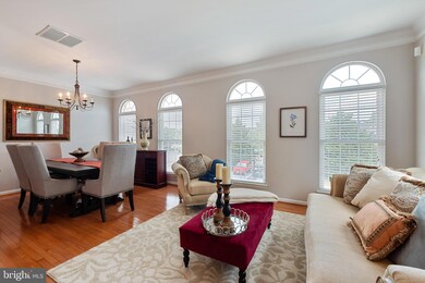 42919 Shelbourne Square, Chantilly, VA 20152 - photo 3
