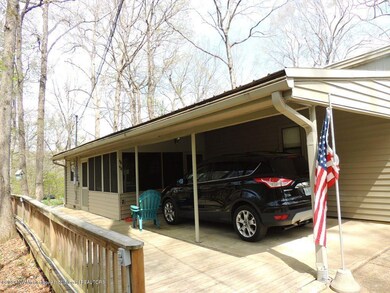 Single Carport & side deck