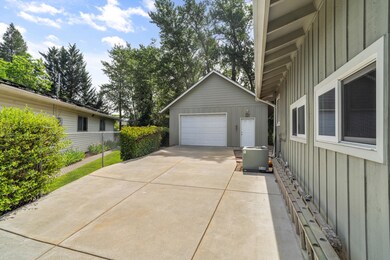 2462 edgemont dr, medford-05