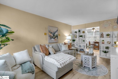 26 Faris Cir, Greenville, SC 29605 - photo 2