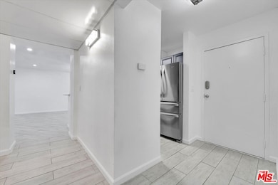 8535 W West Knoll Dr unit 111, West Hollywood, CA 90069 - photo 4