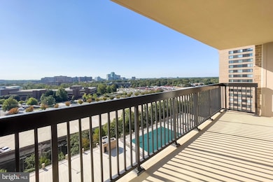 3709 S George Mason Dr unit 1210, Baileys Crossroads, VA 22041 - photo 3