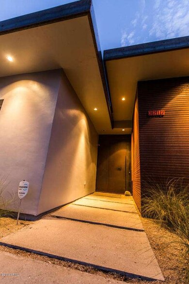 3217 E Campbell-7