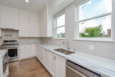 1512 Thompson St unit 2, Houston, TX 77007 - photo 6