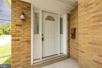 337 Stuart Ave, Downingtown, PA 19335 - photo 2