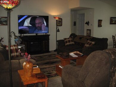 15155 SE Lala Dr unit 13, Clackamas, OR 97015 - photo 2