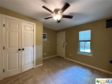 818 W Hopkins St unit A, San Marcos, TX 78666 - photo 7