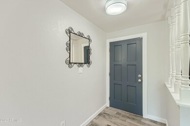 05 Foyer