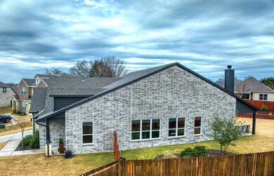 701 Ascot Ct, Ennis, TX 75119 - photo 3