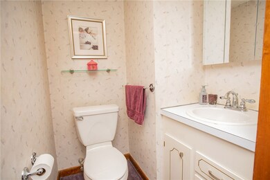 39 Rockcrest Dr, Cranston, RI 02920 - photo 6