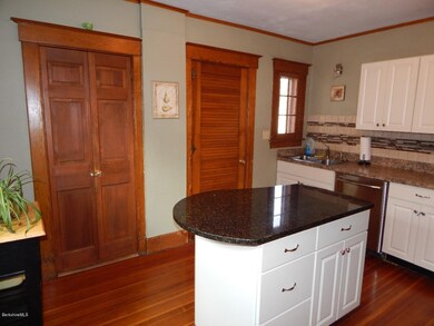 9-Kitchen 3