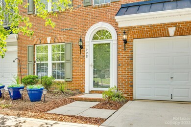 928 Kite Dr, Fort Mill, SC 29715 - photo 2
