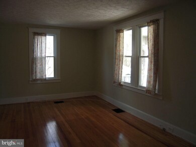 5768 Oakland Rd, Sykesville, MD 21784 - photo 3