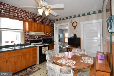 3911 Wilkens Ave, Baltimore, MD 21229 - photo 4