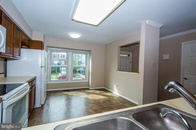 9325 Kendal Cir, Laurel, MD 20723 - photo 2